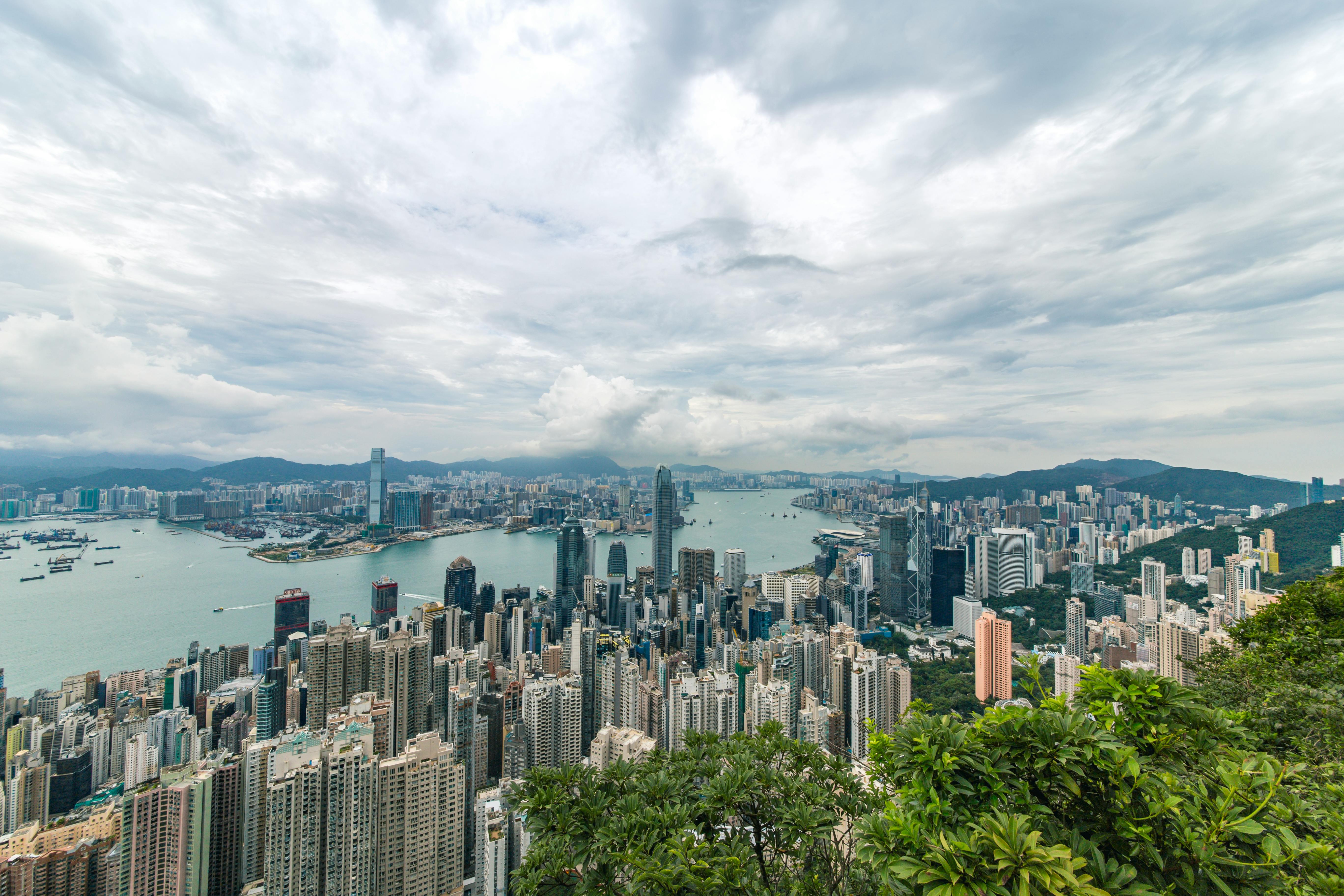 香港，强势回归全球前三！投资/移居正当时~